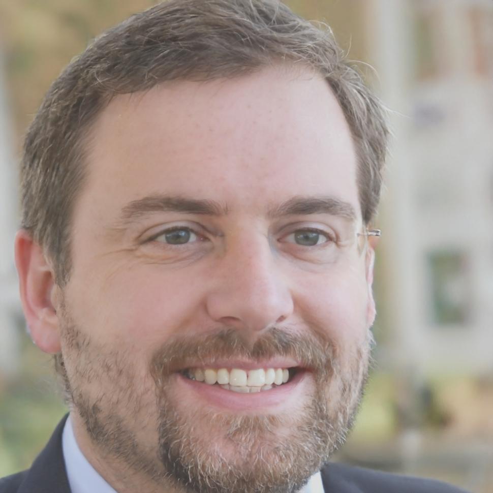 Portrait de Julien Leroy, formateur en ligne