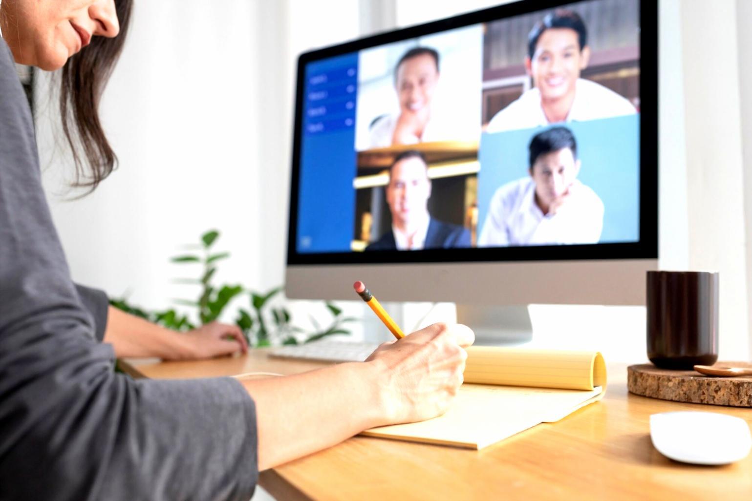 Espace de formation moderne avec environnement d'apprentissage flexible